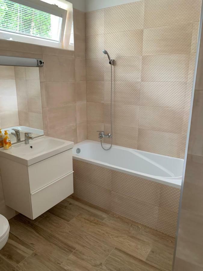 Katica Apartmanok Siófok Exteriör bild