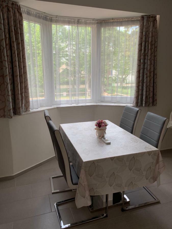 Katica Apartmanok Siófok Exteriör bild